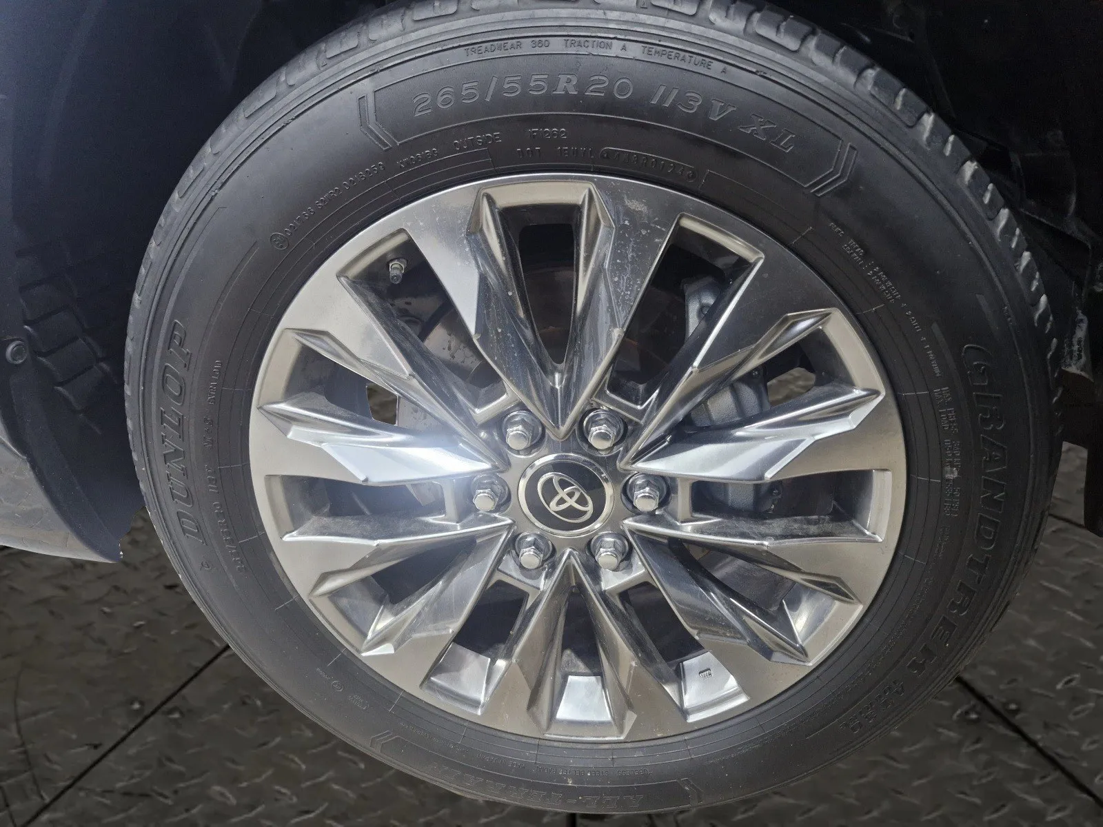 Toyota Land Cruiser GXR4 2024