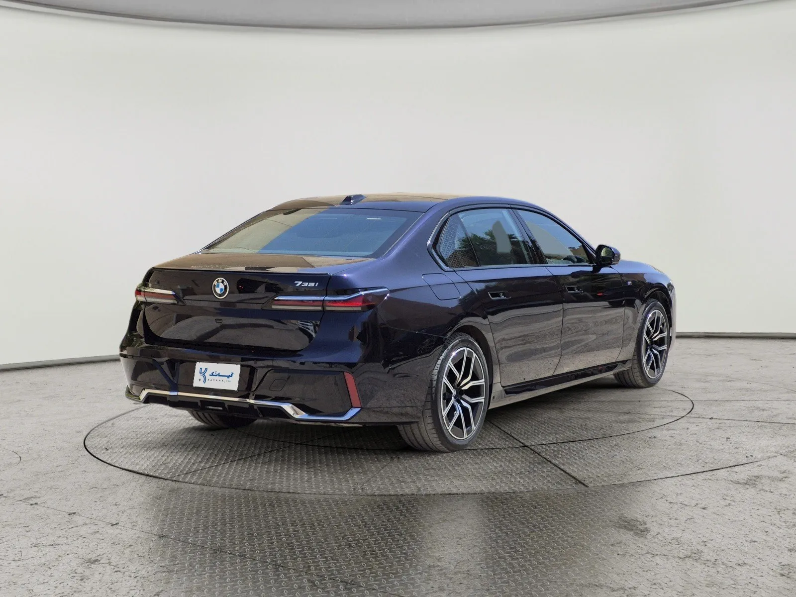 BMW 7 Series 735i 2025