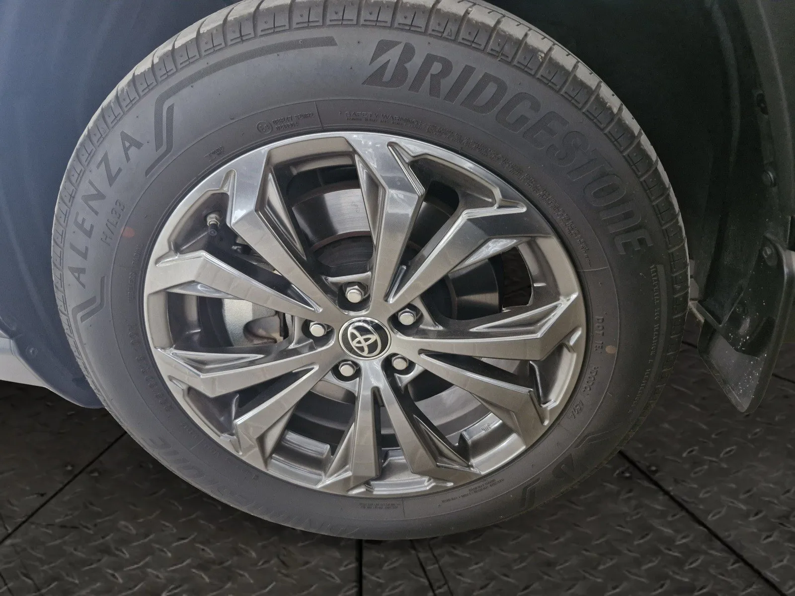 Toyota RAV4 XLE 2025