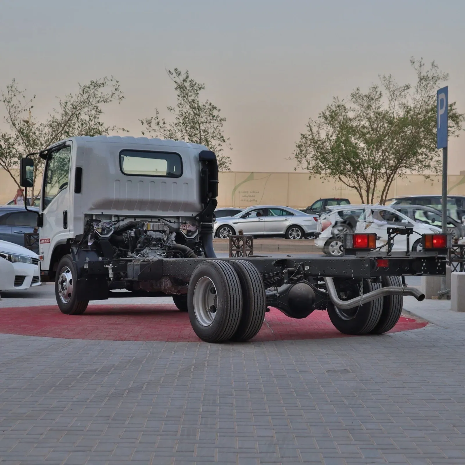 Isuzu Dyna شاص قصير 2026