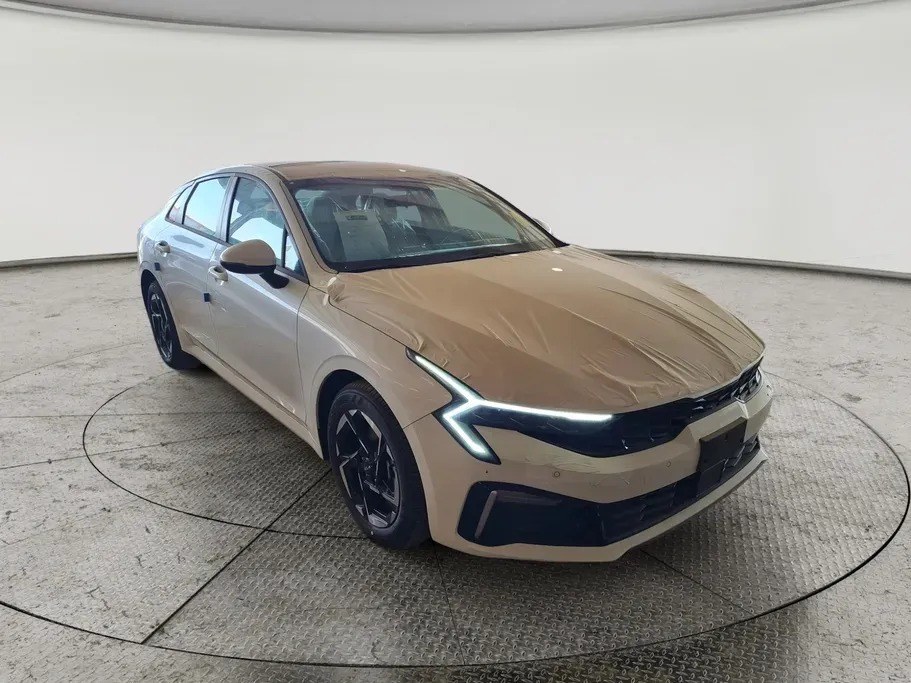 Kia K5 GL MID 2026