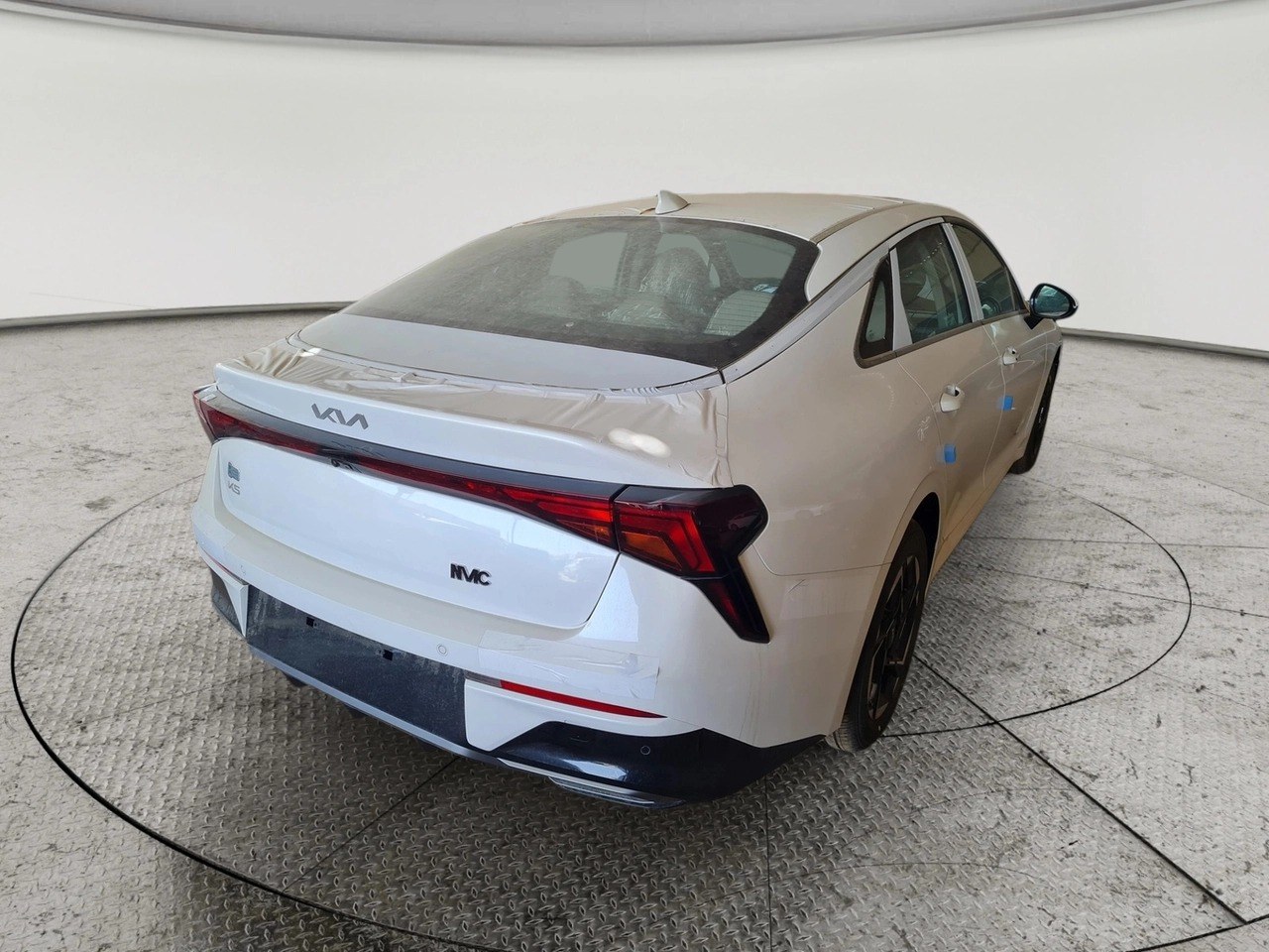 Kia K5 GL MID 2026