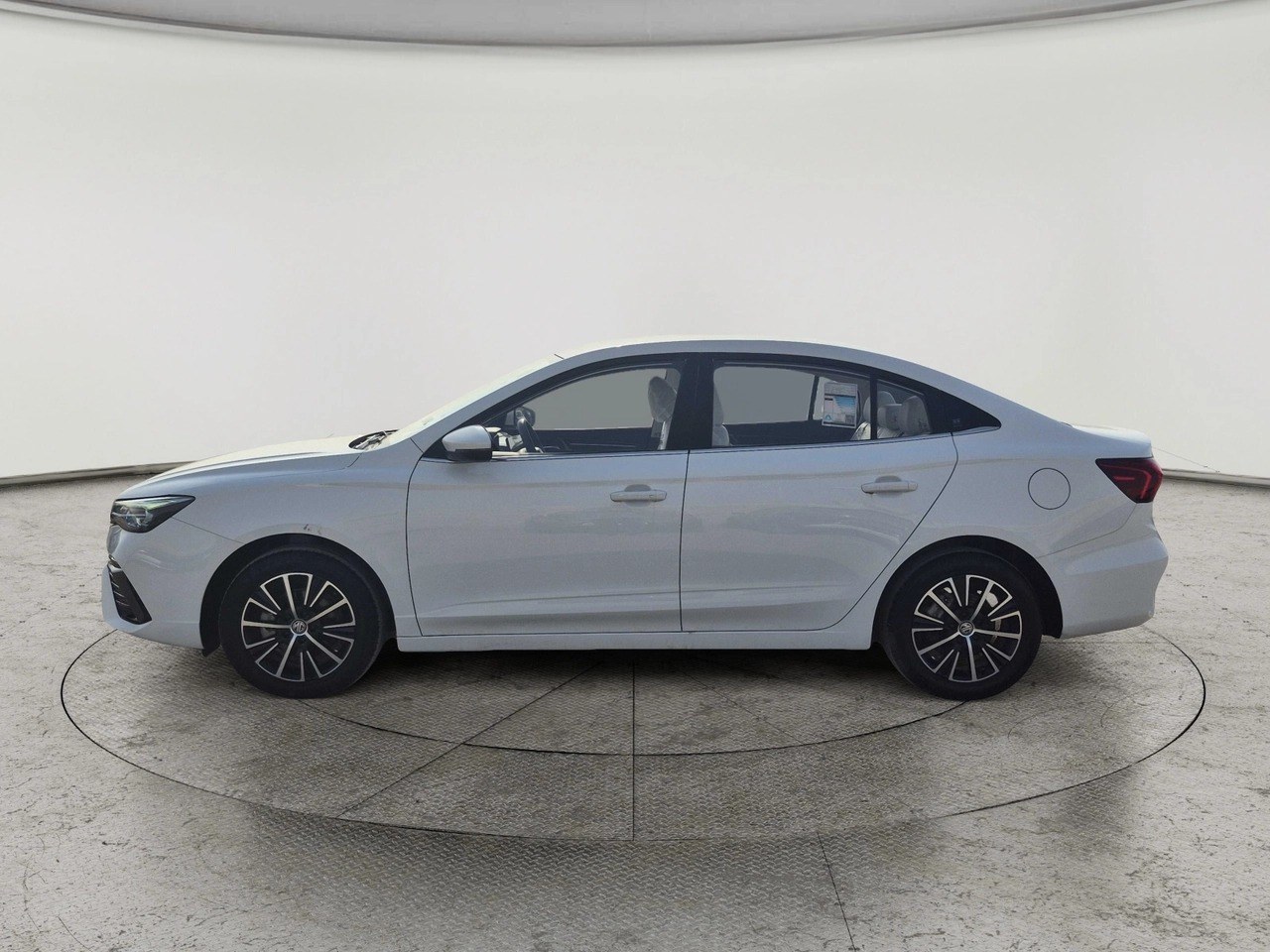 MG 5 STD New Shape 2025