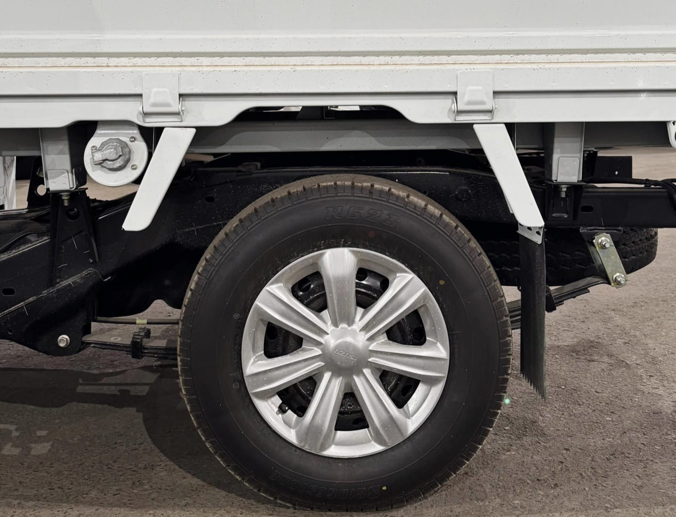Isuzu D-Max Regular Cab أجناب Single Cab 2026