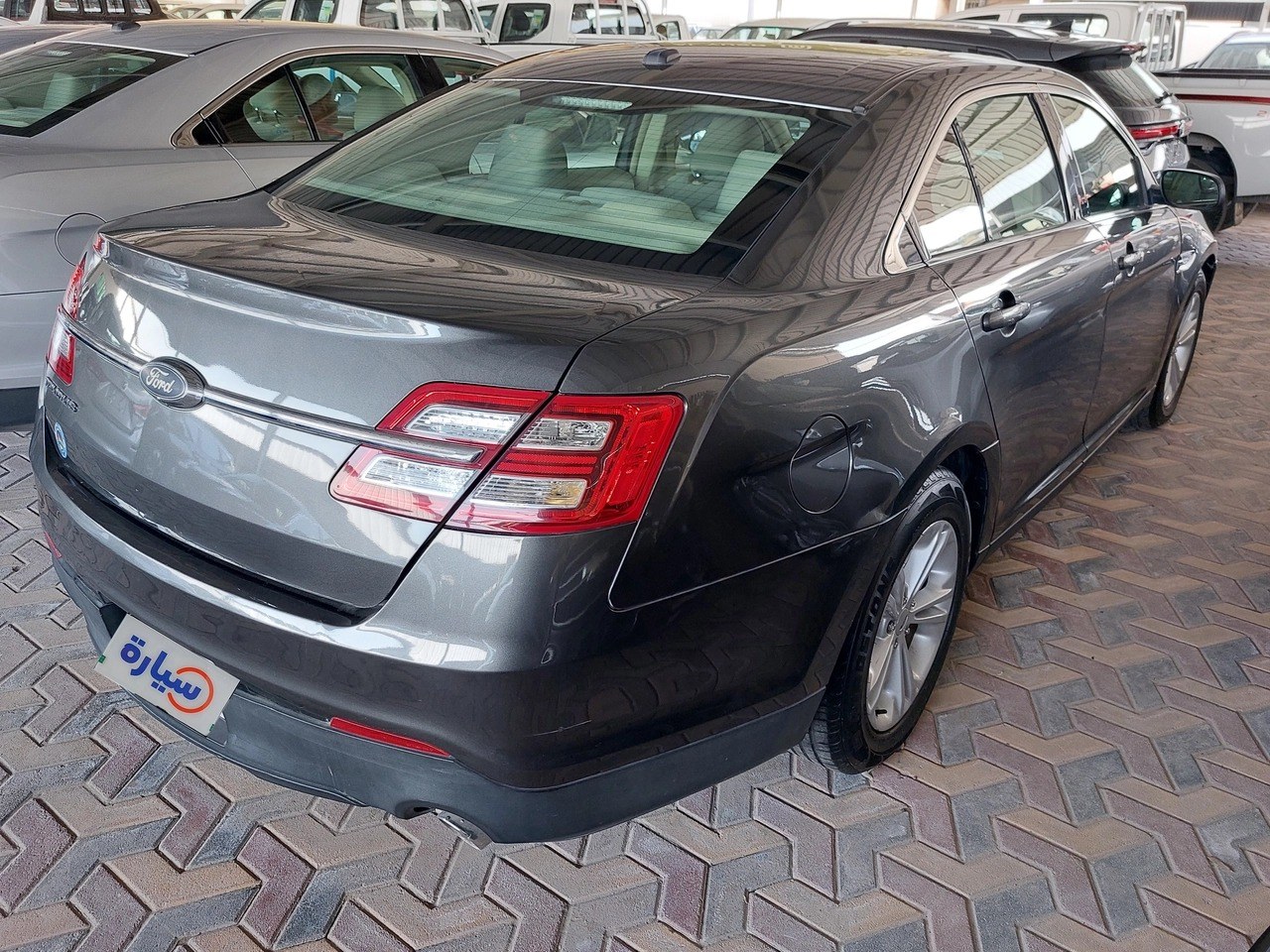 Ford Taurus SE 2018
