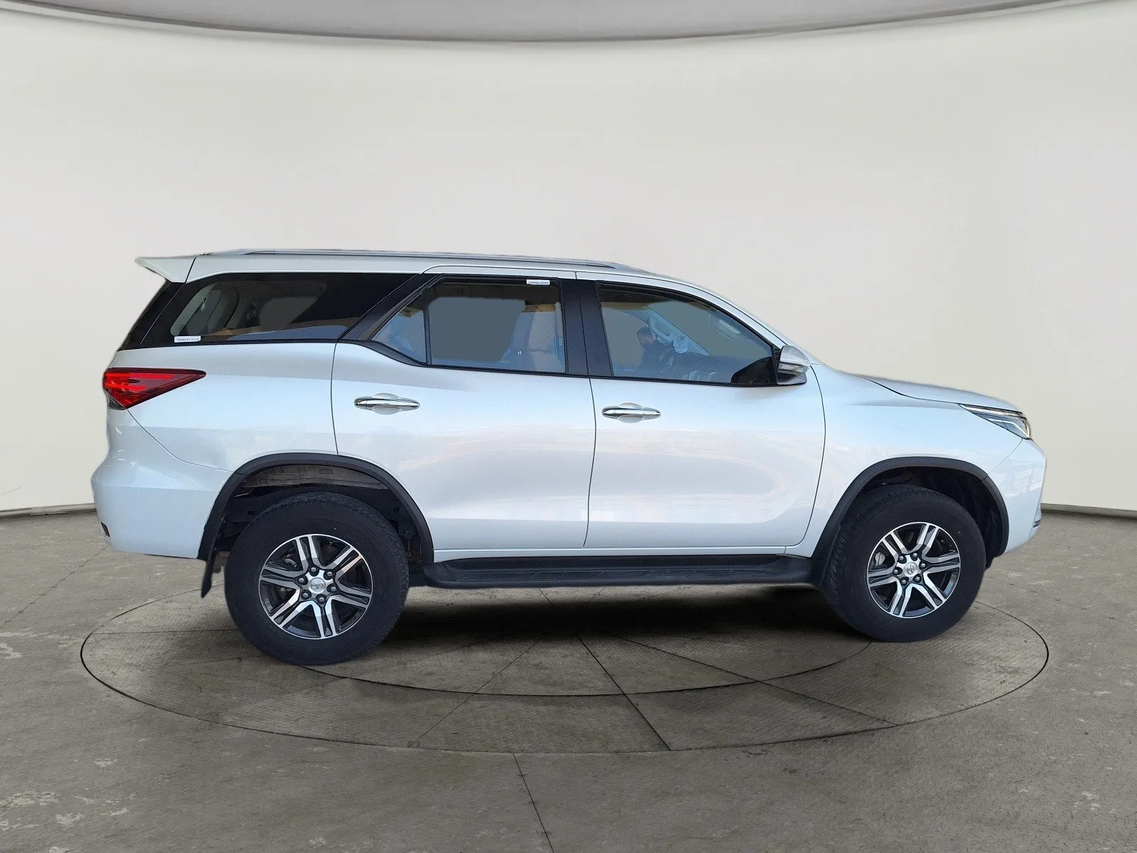 Toyota Fortuner VX 2023