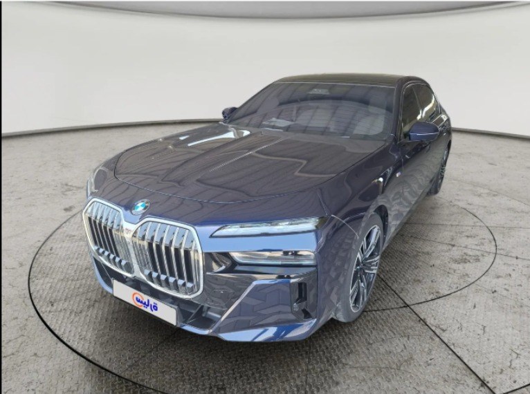 BMW 7 Series 735i 2023