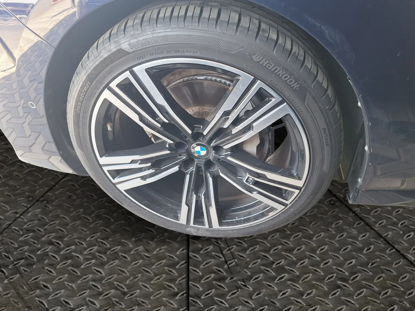 BMW 7 Series 735i 2023