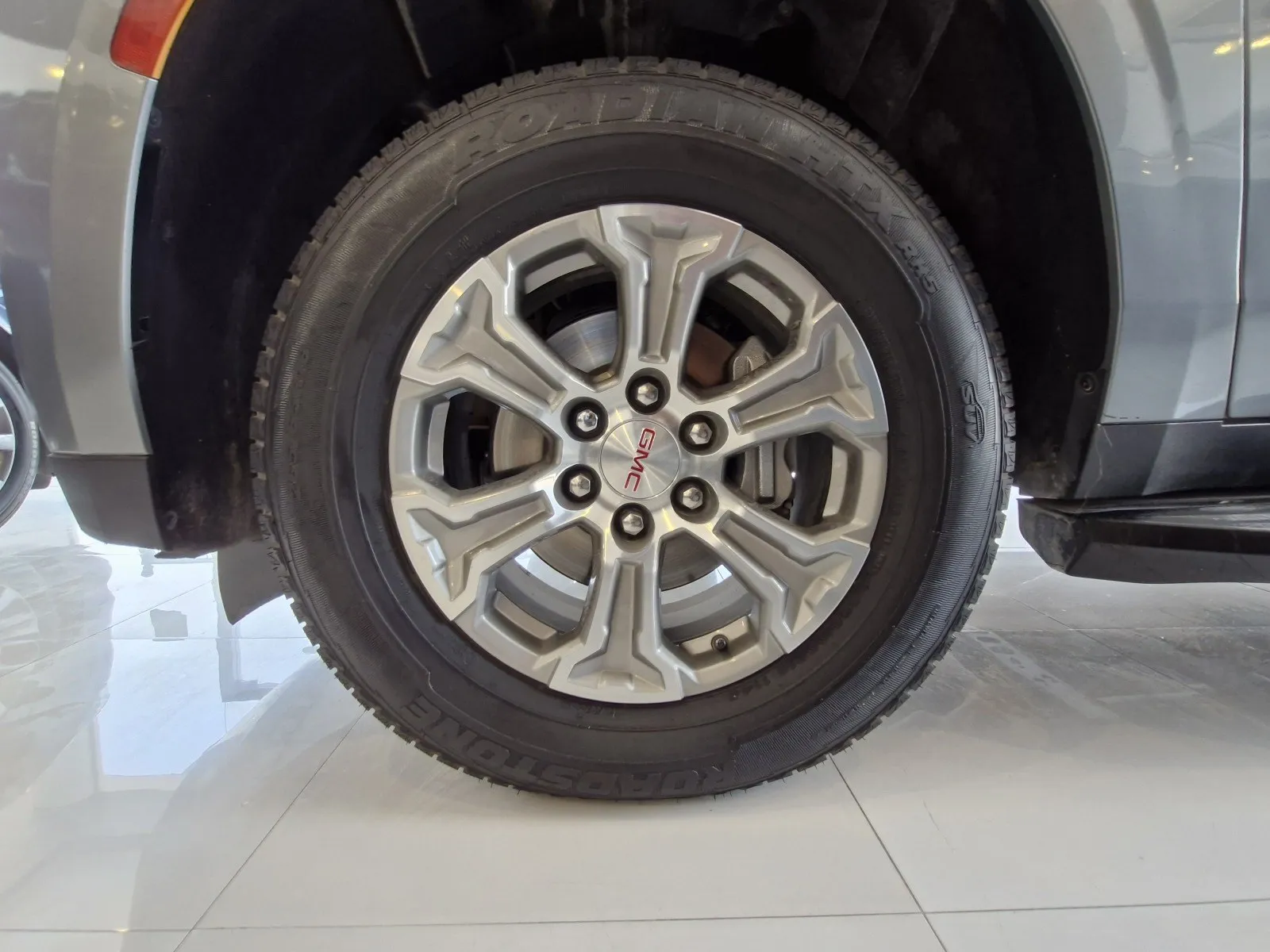 GMC Yukon SLE 2023