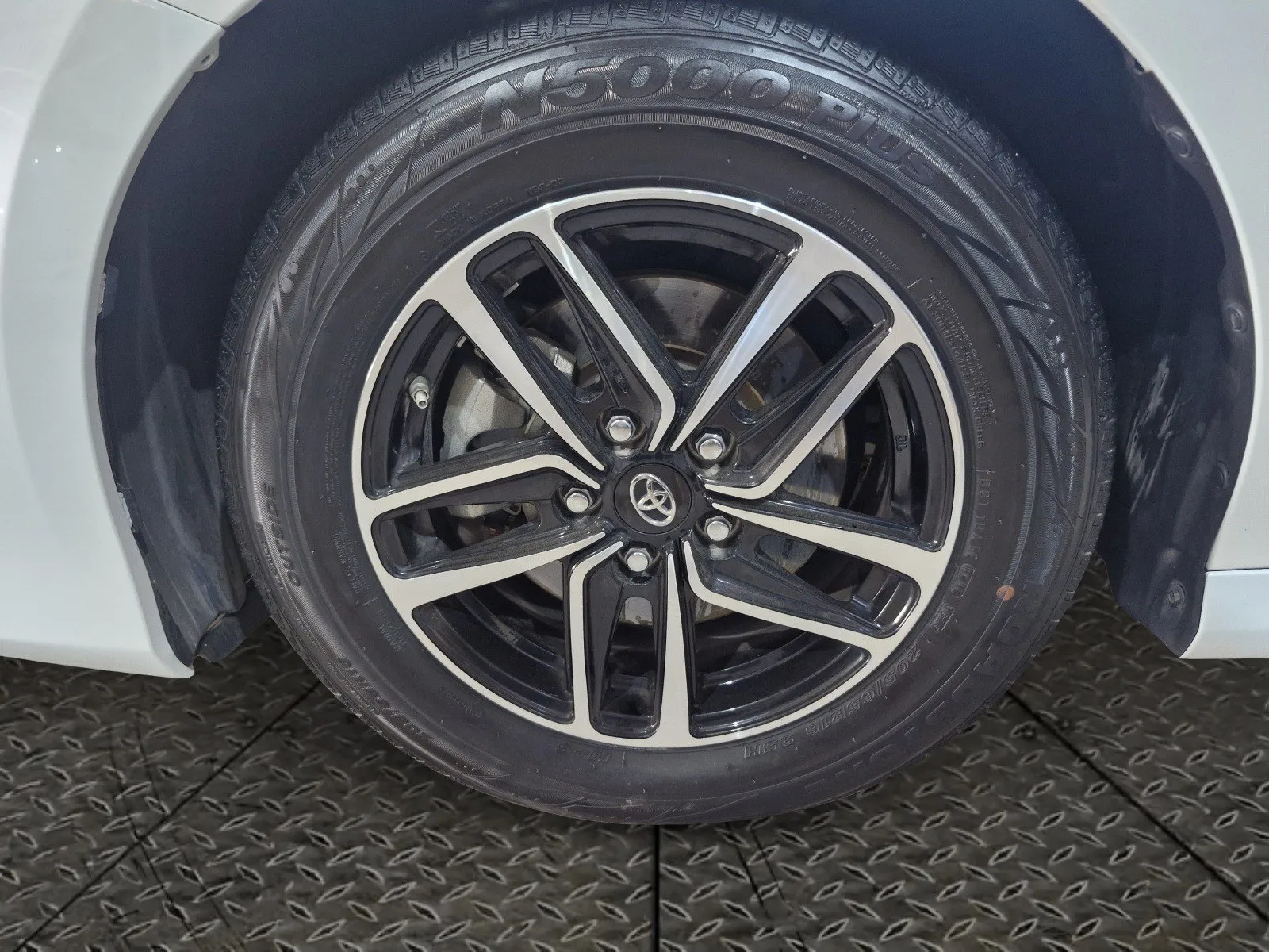Toyota Camry LE HEV 2023