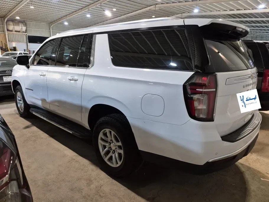 Chevrolet Suburban LS 2021