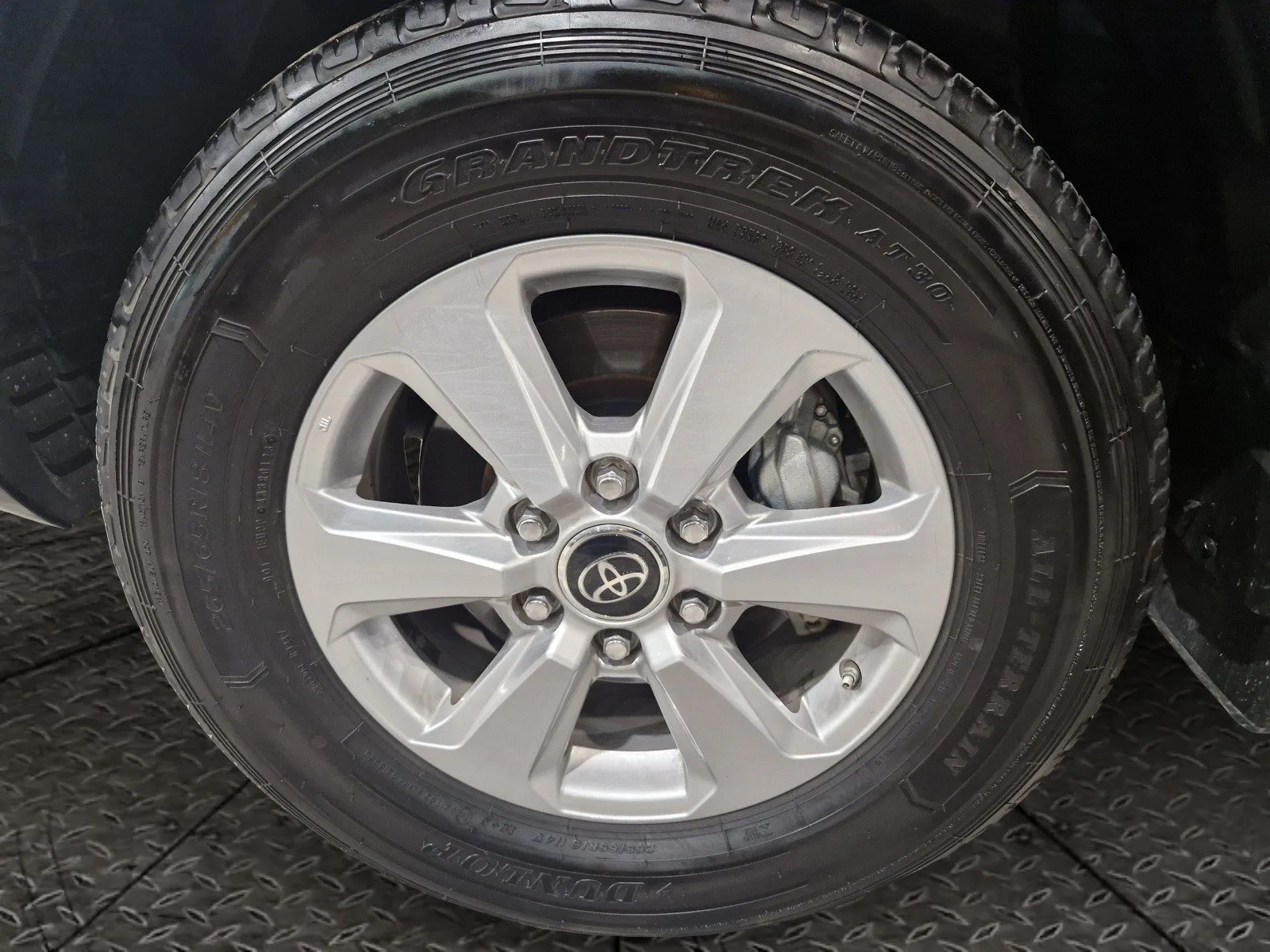Toyota Land Cruiser GXR3 2024