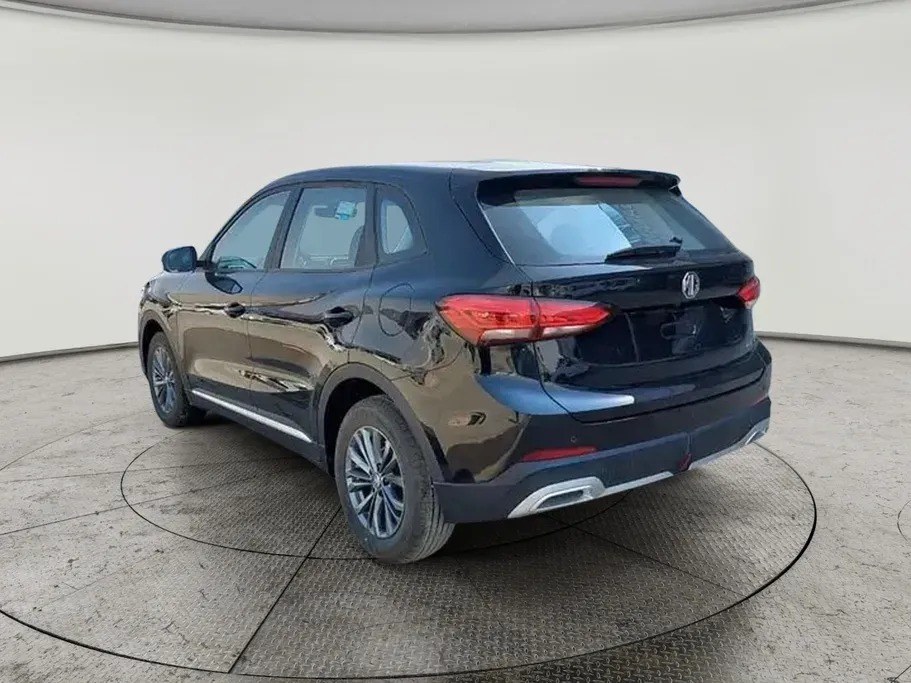 MG ZS STD 2025