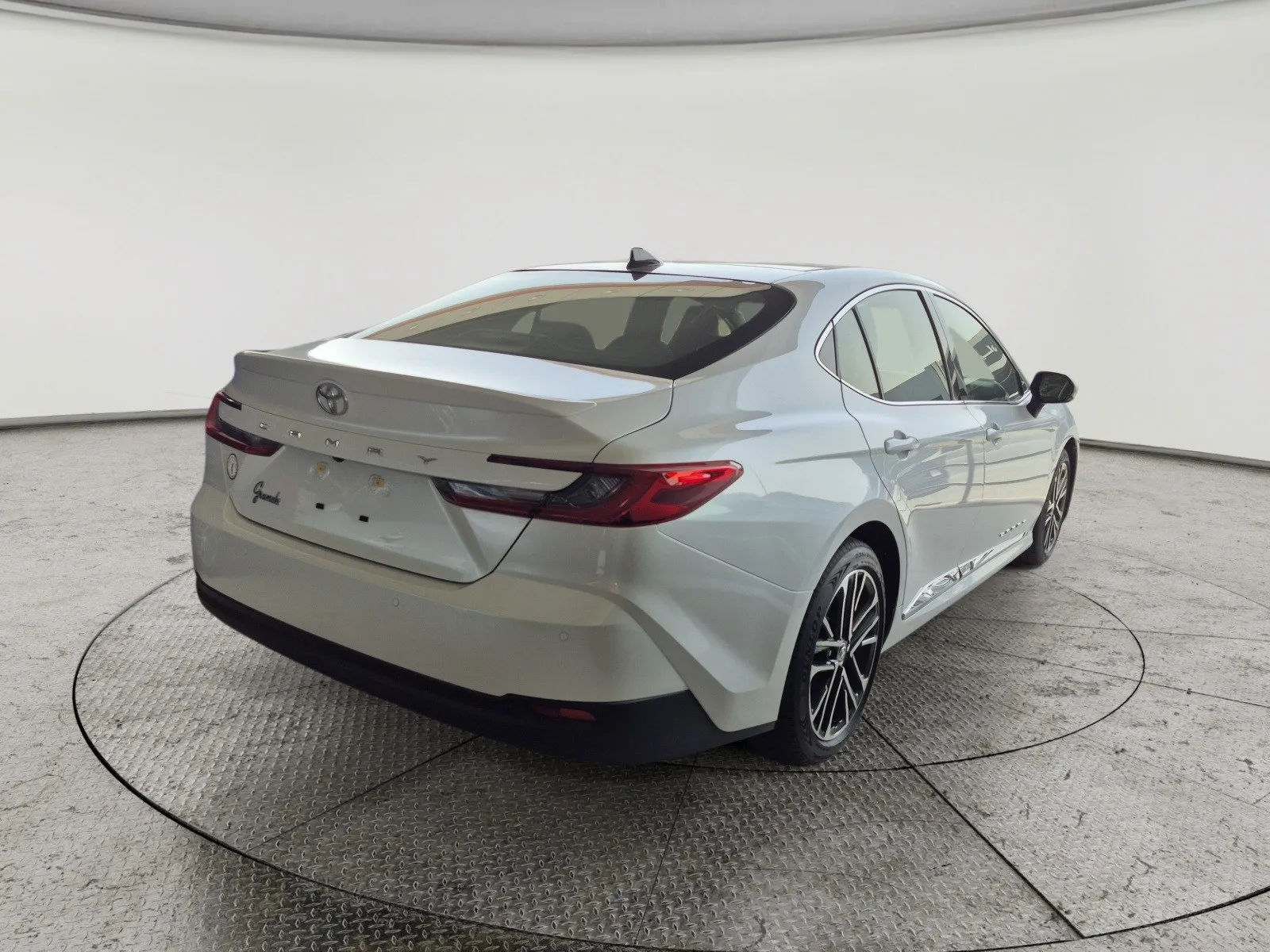 Toyota Camry Grande 2025