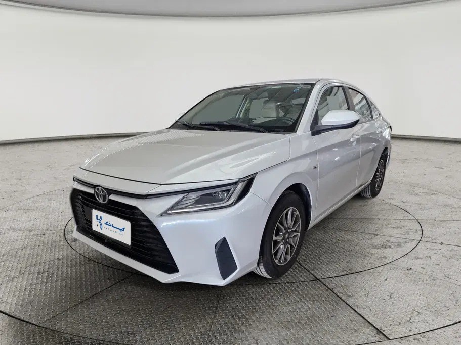 Toyota Yaris Y 2023