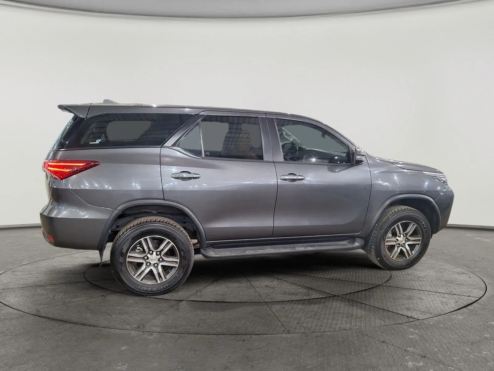 Toyota Fortuner GX 2024
