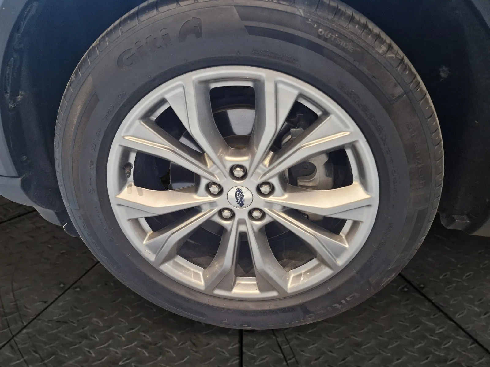 Ford Explorer XLT 2022