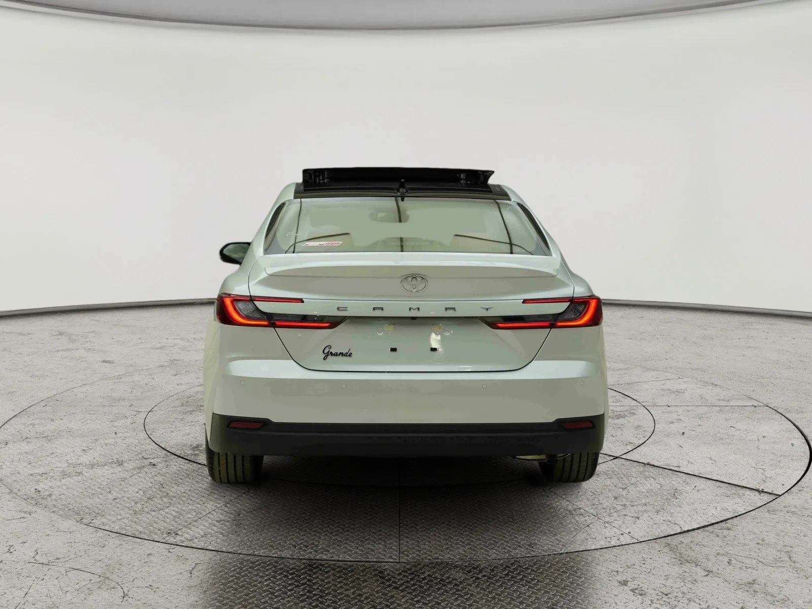 Toyota Camry Grande 2026