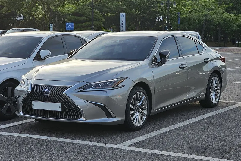 Lexus ES 2022