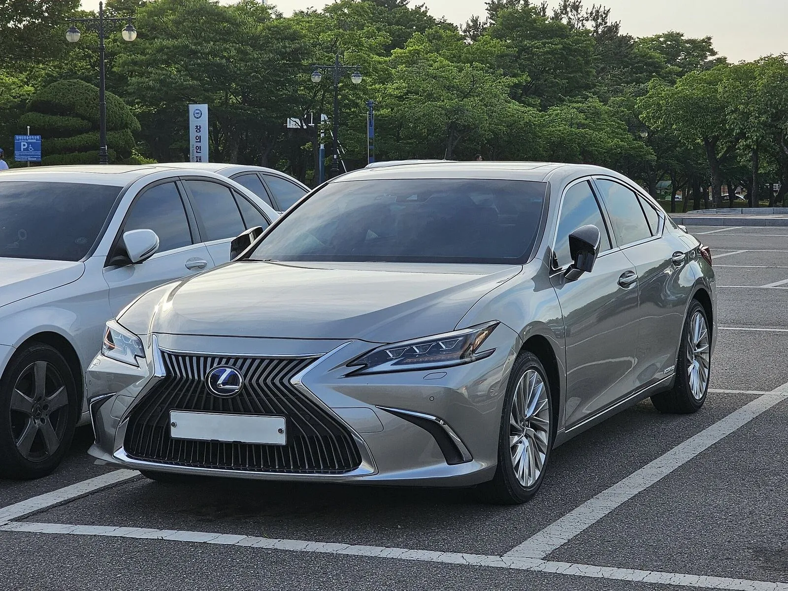 Lexus ES 300h Premier 2022