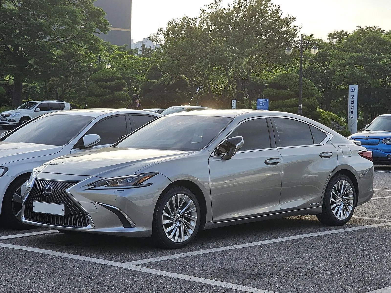 Lexus ES 300h Premier 2022
