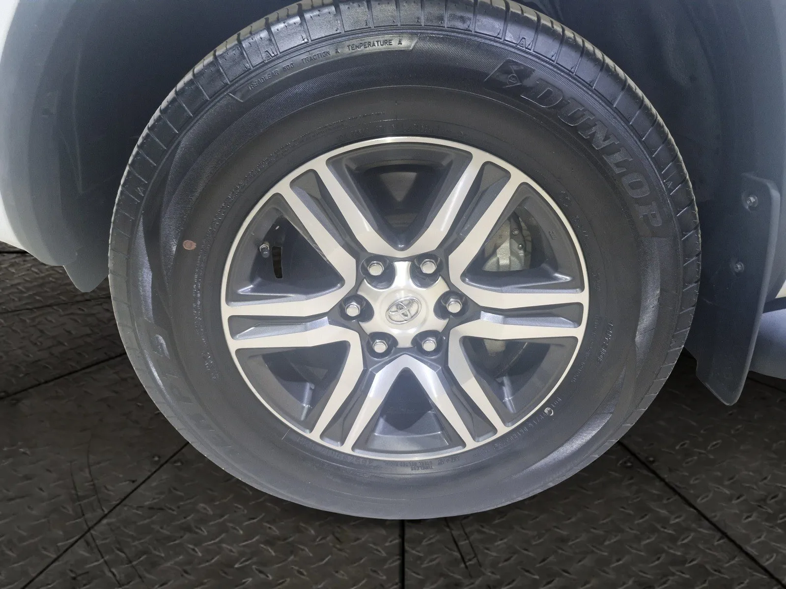 Toyota Fortuner GX 2023