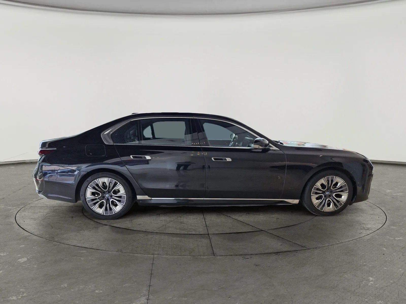 BMW 7 Series 735i 2024