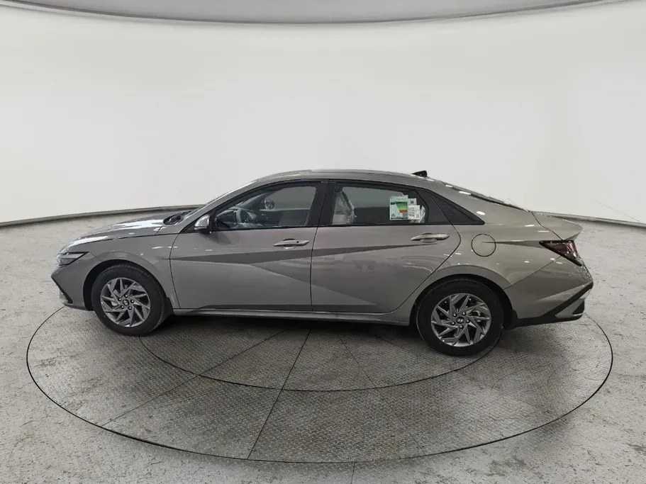 Hyundai Elantra Smart Plus China 2026