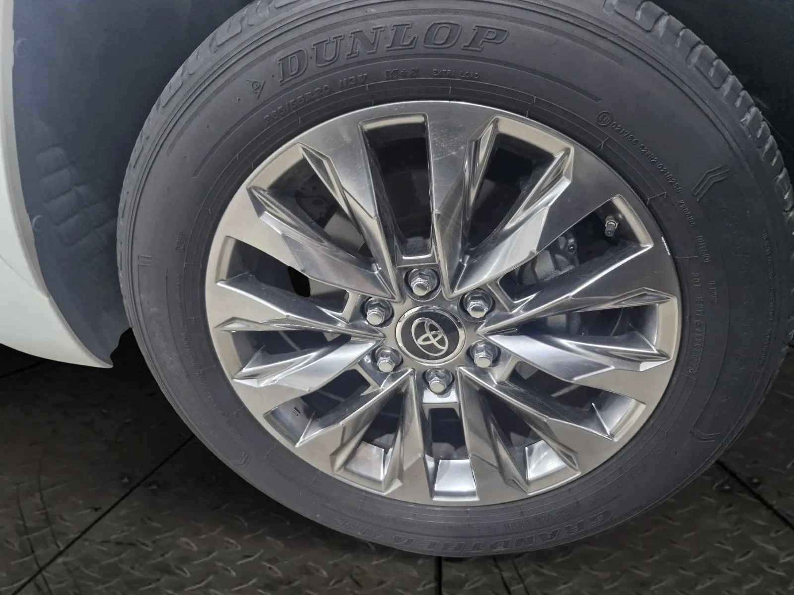 Toyota Land Cruiser GXR3 2023