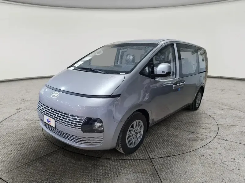 Hyundai Staria 2025