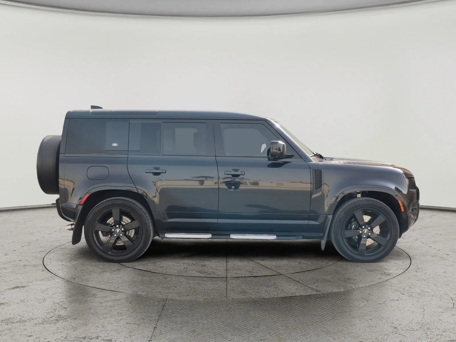 Land Rover Defender P525 2023