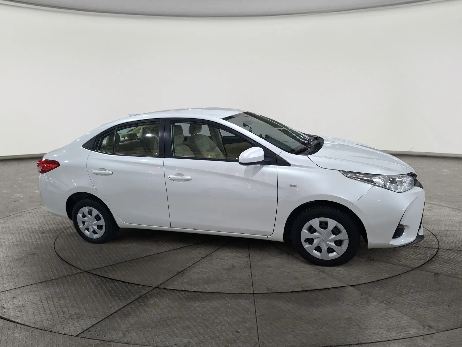 Toyota Yaris Y 2022