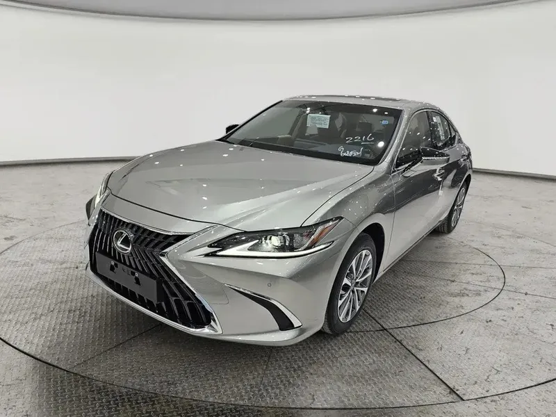 Lexus ES 2025