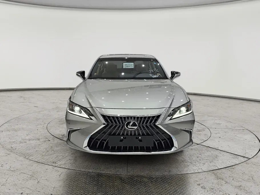 Lexus ES 250 AA Elegant 2025