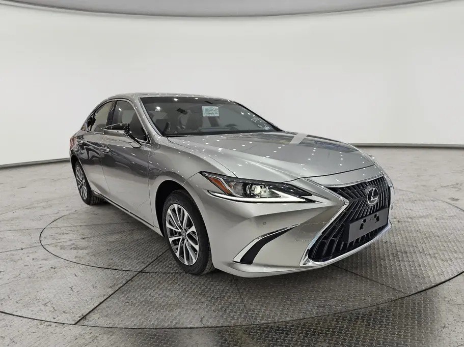 Lexus ES 250 AA Elegant 2025