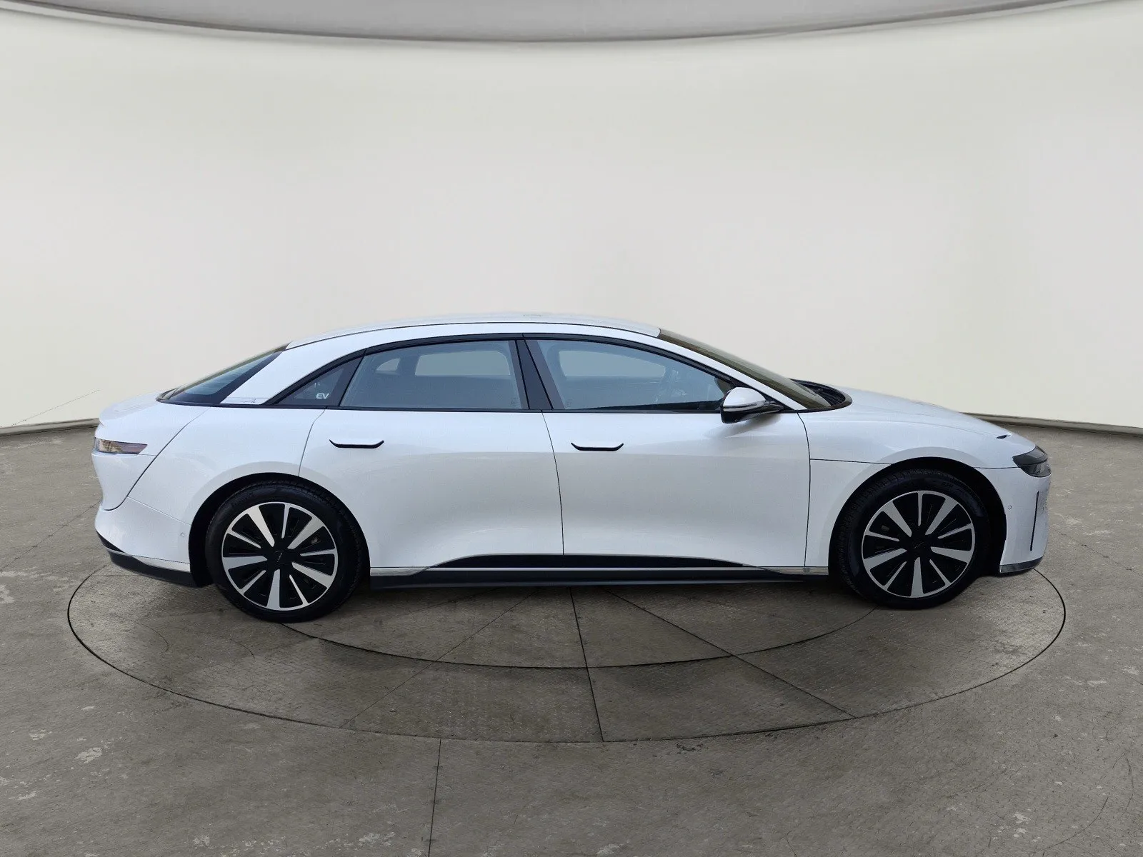 Lucid Air Pure 2024