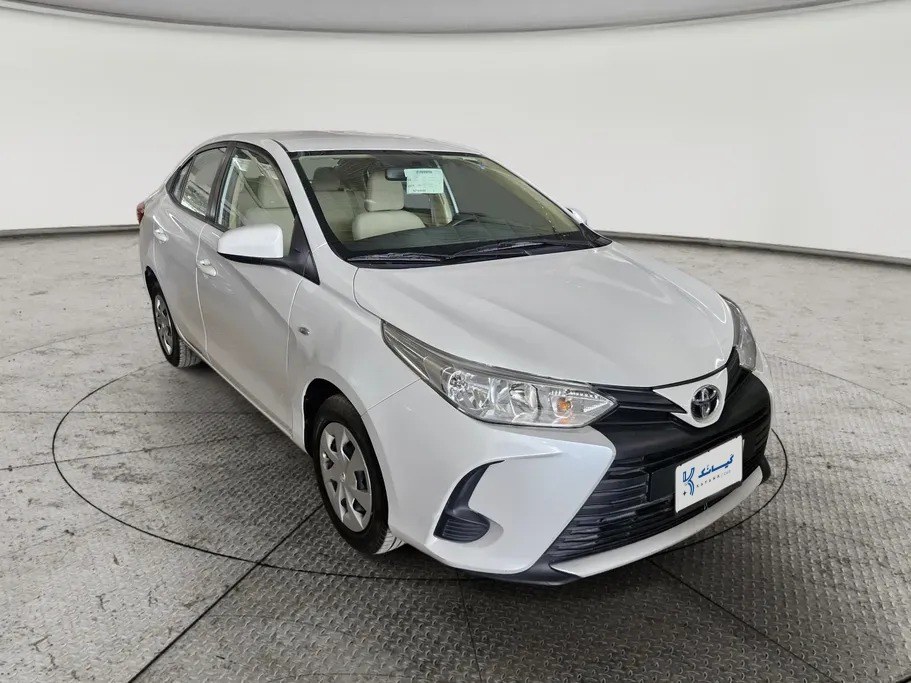 Toyota Yaris Y FLT 2022