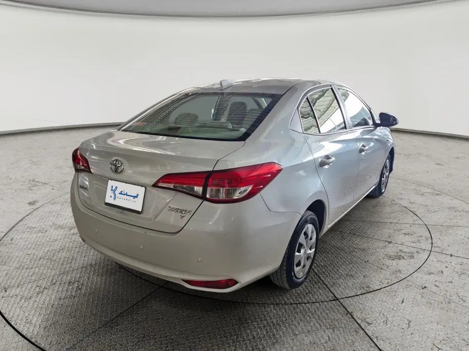 Toyota Yaris Y FLT 2022