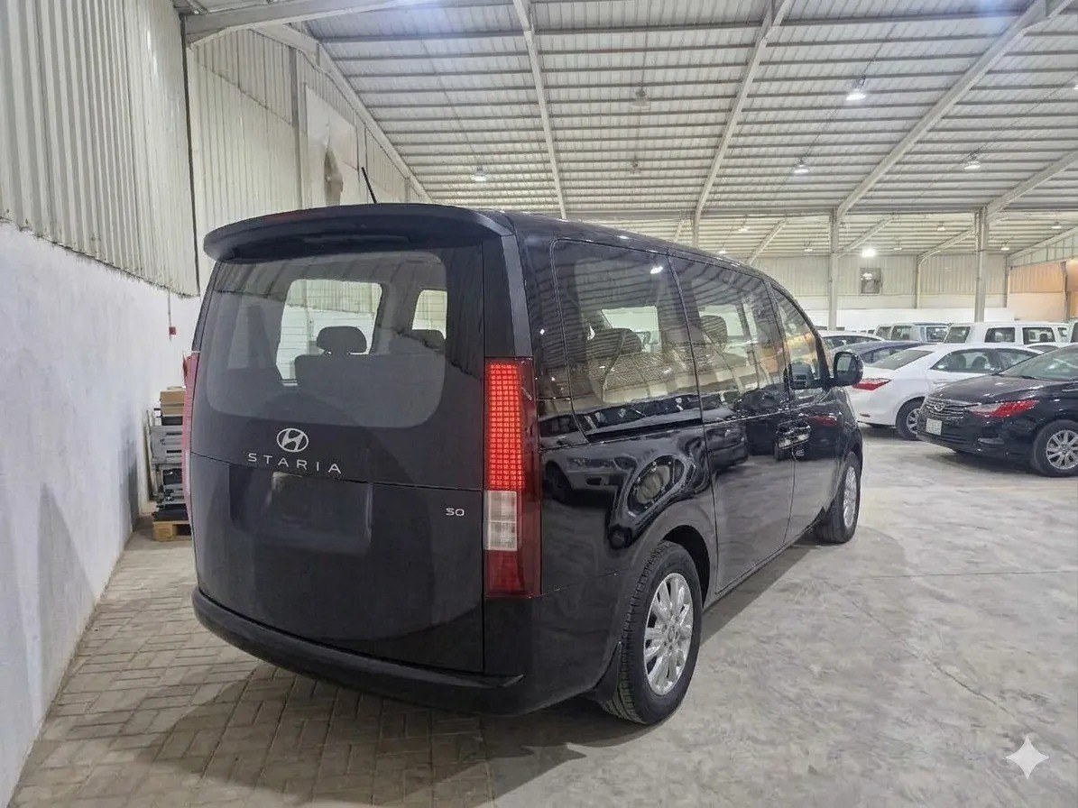 Hyundai Staria Smart 9 ST 2023