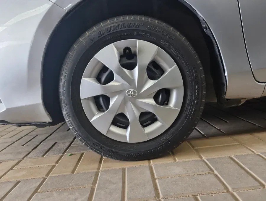 Toyota Yaris Y 2022
