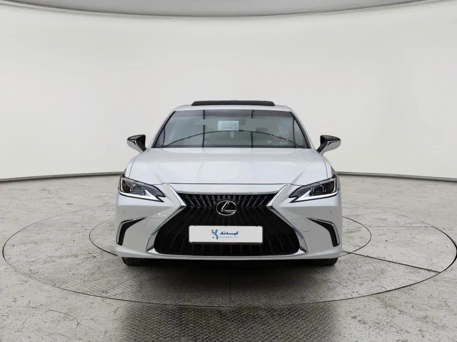Lexus ES 300 AH Hybrid 2025
