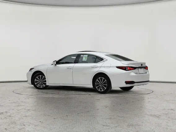 Lexus ES 300 AH Hybrid 2025