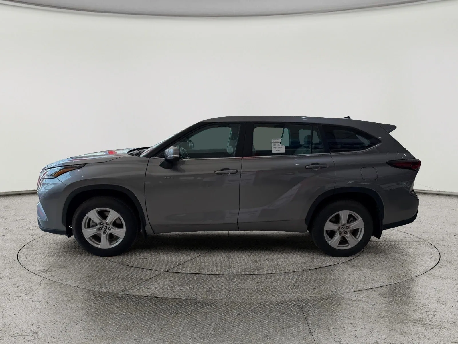 Toyota Highlander LE 2026