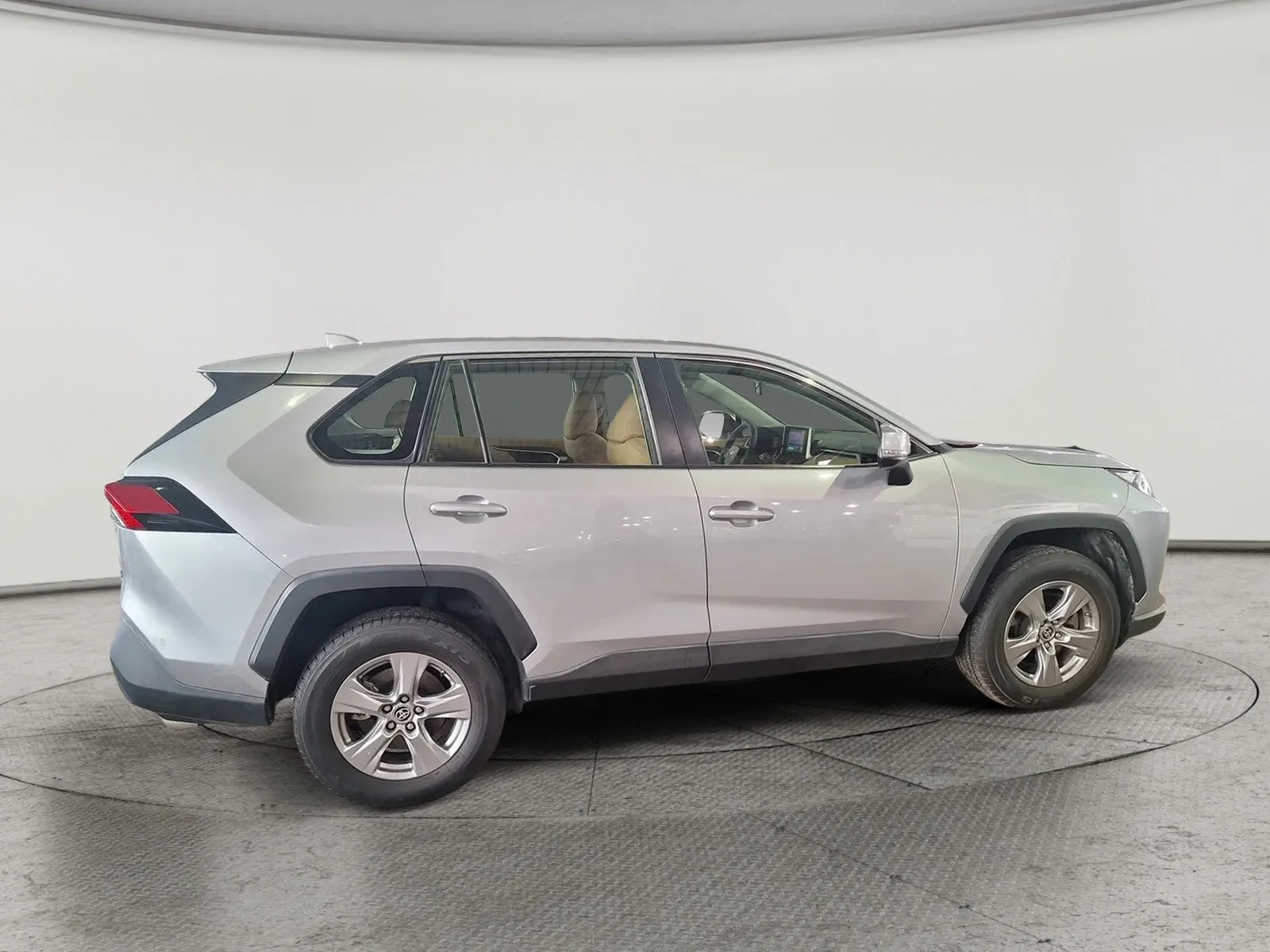 Toyota RAV4 LE 2024