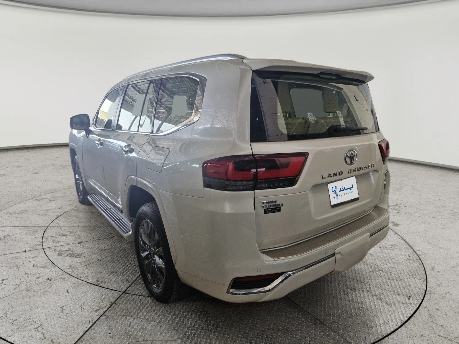 Toyota Land Cruiser VXR 2023