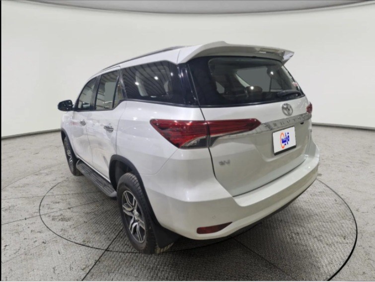 Toyota Fortuner VX 2024