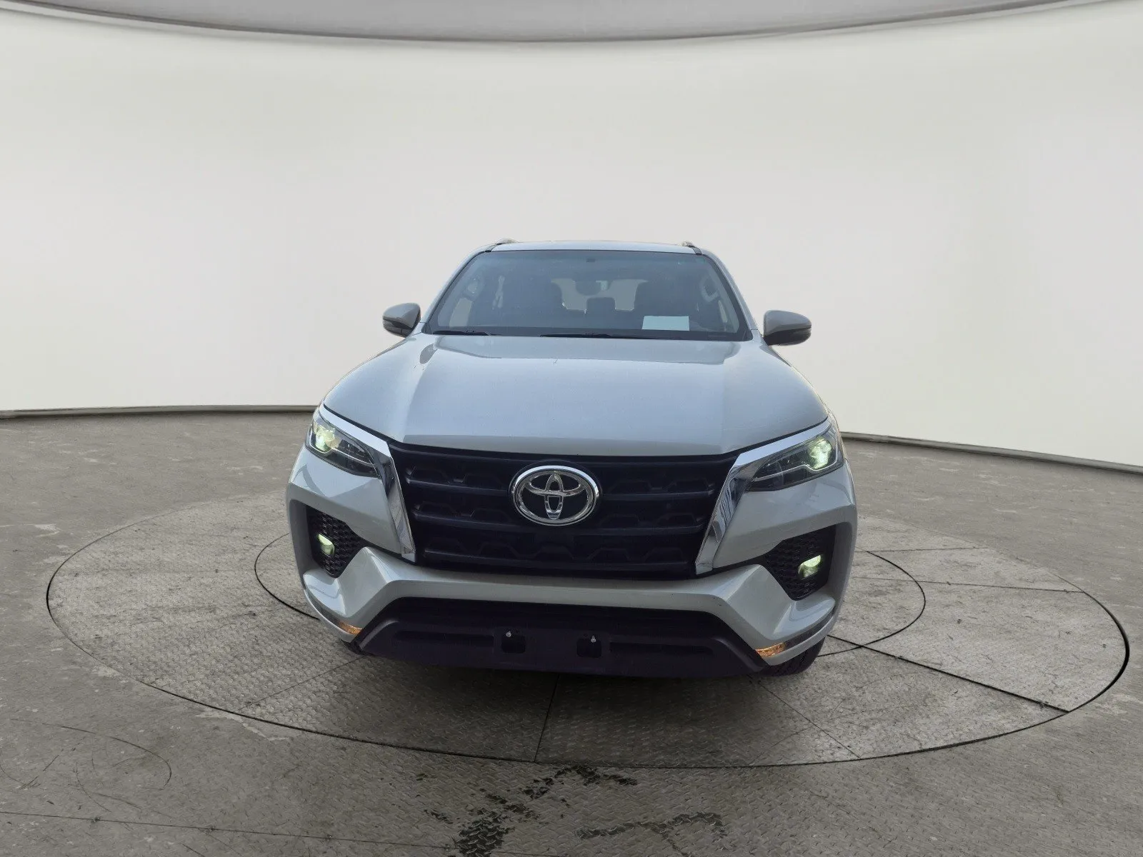Toyota Fortuner VX 2025