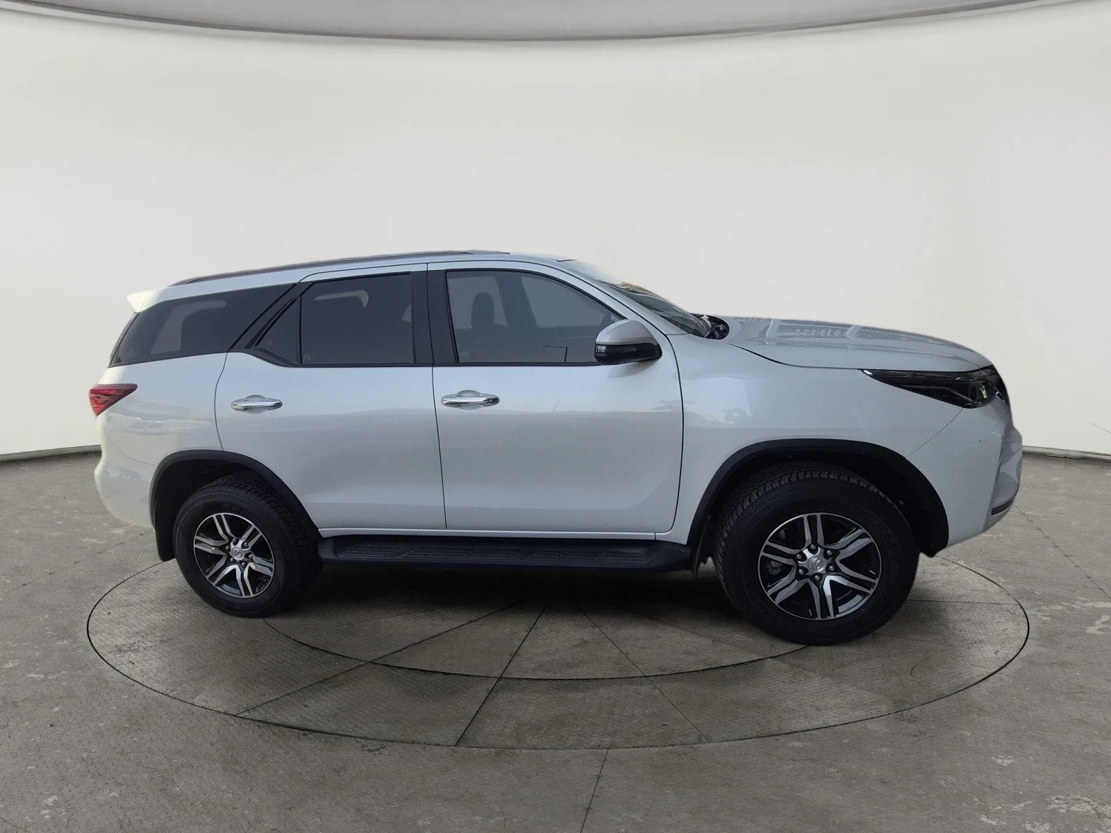 Toyota Fortuner VX 2025