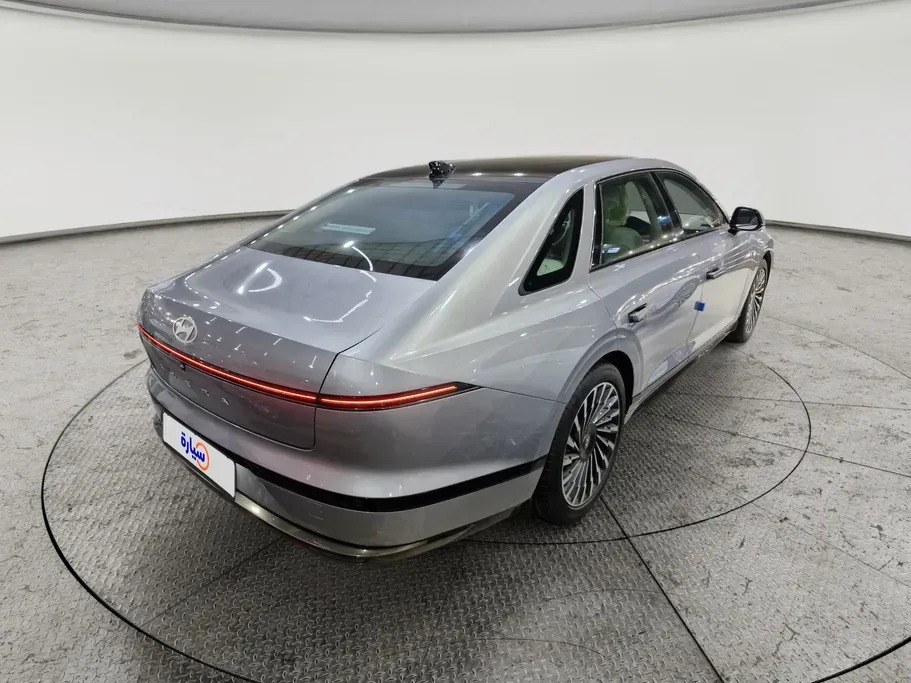 Hyundai Azera calligraphy 2024