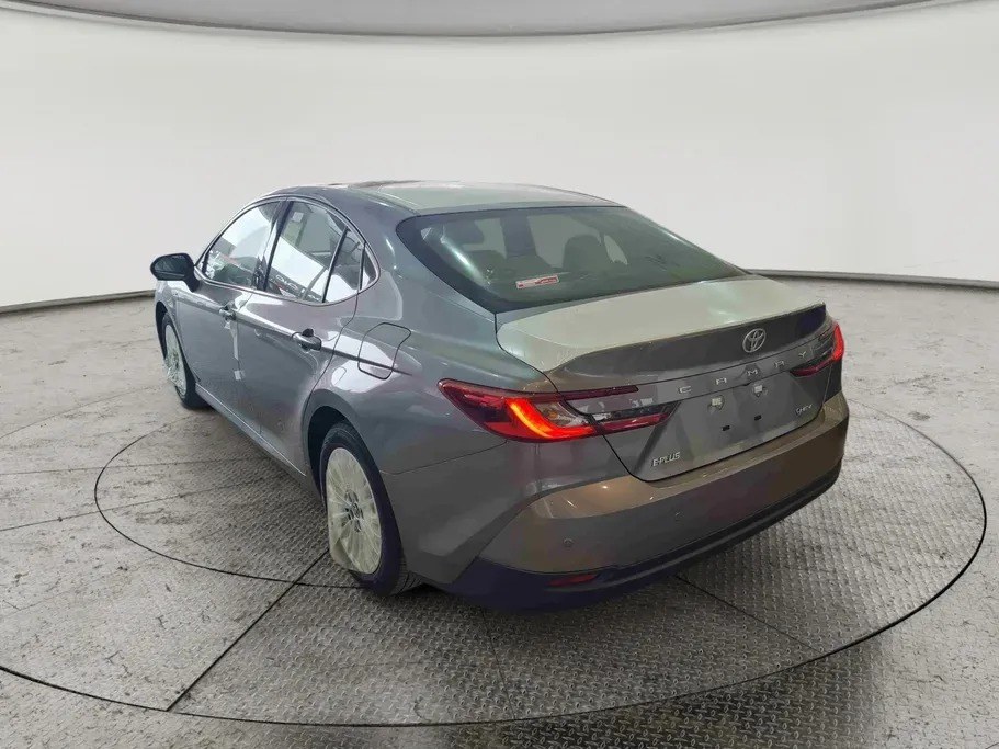 Toyota Camry E Plus HEV 2026